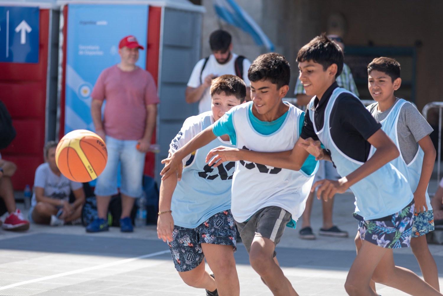 Assim joga meu time de mini basquete