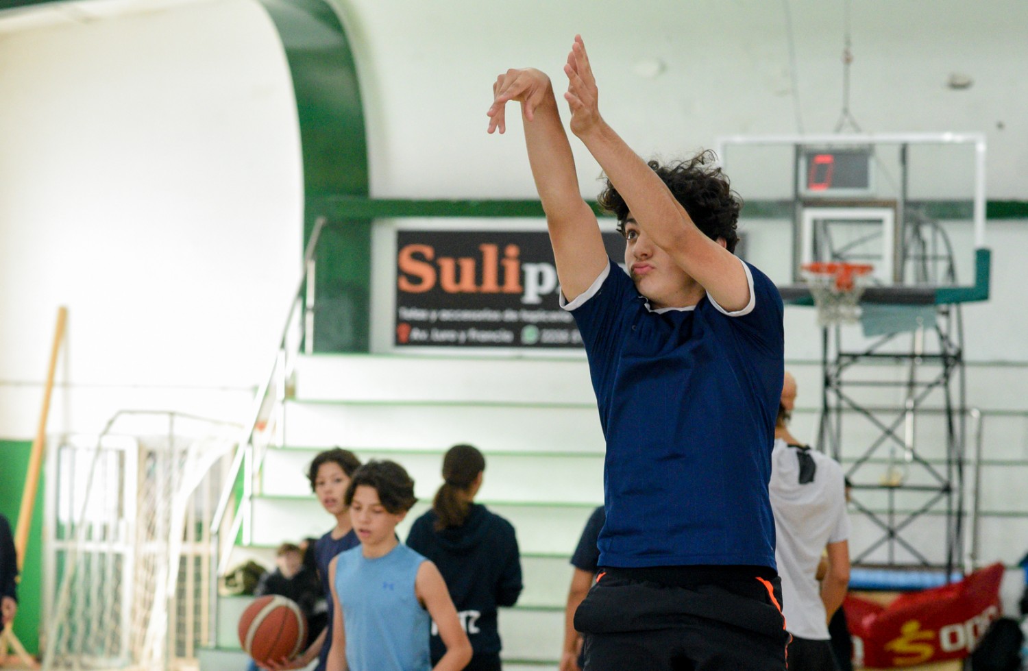 O ensino do arremesso na iniciação ao basquete