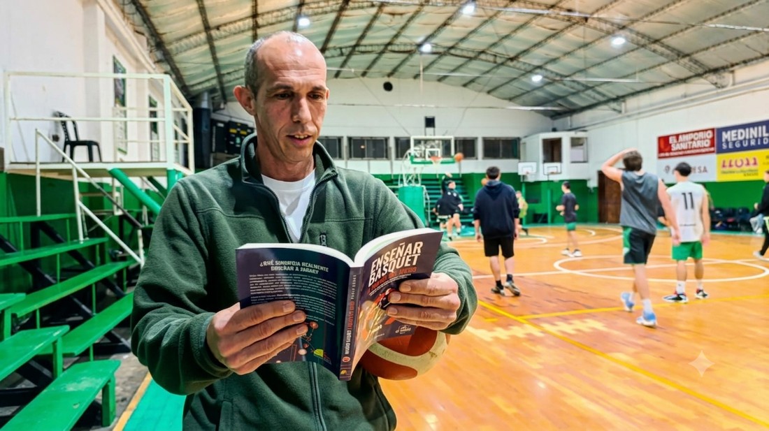 Un libro para aprender a ense&ntilde;ar a jugar al b&aacute;squet